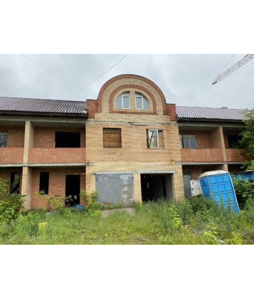 Земельный участок 7979 м2 с объектами незавершенного строительства