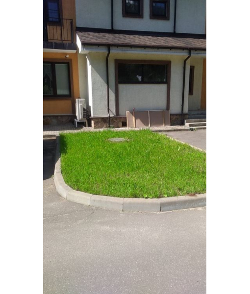 Нежилое помещение 179.2 м2 с участком