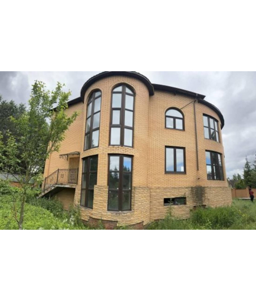 Жилой дом 550 м2; Участок 1200 м2