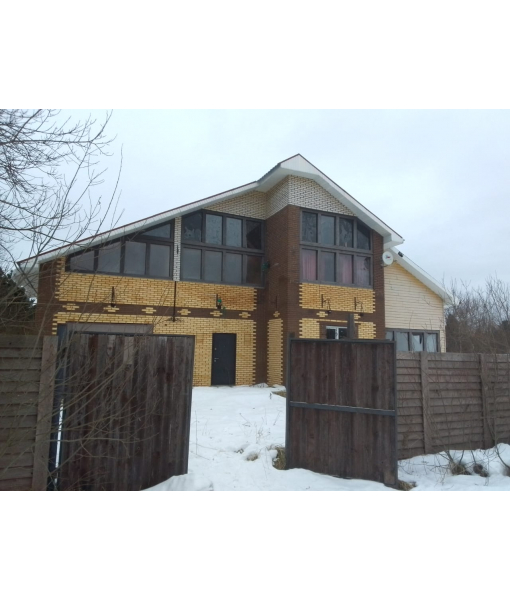 Жилой дом 295 м2, земельный участок